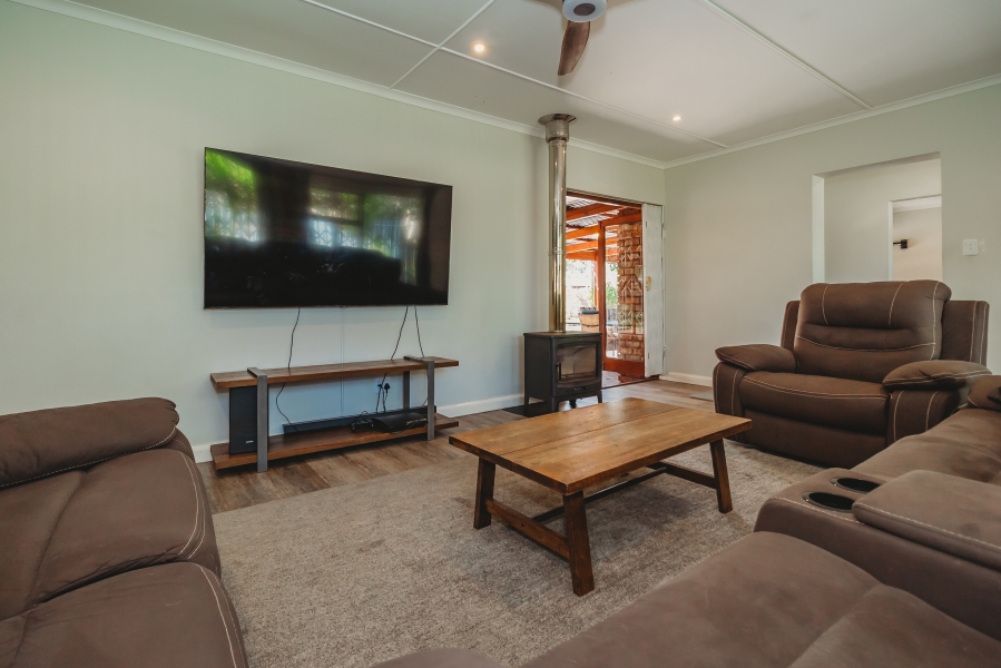 4 Bedroom Property for Sale in Loerie Park Western Cape